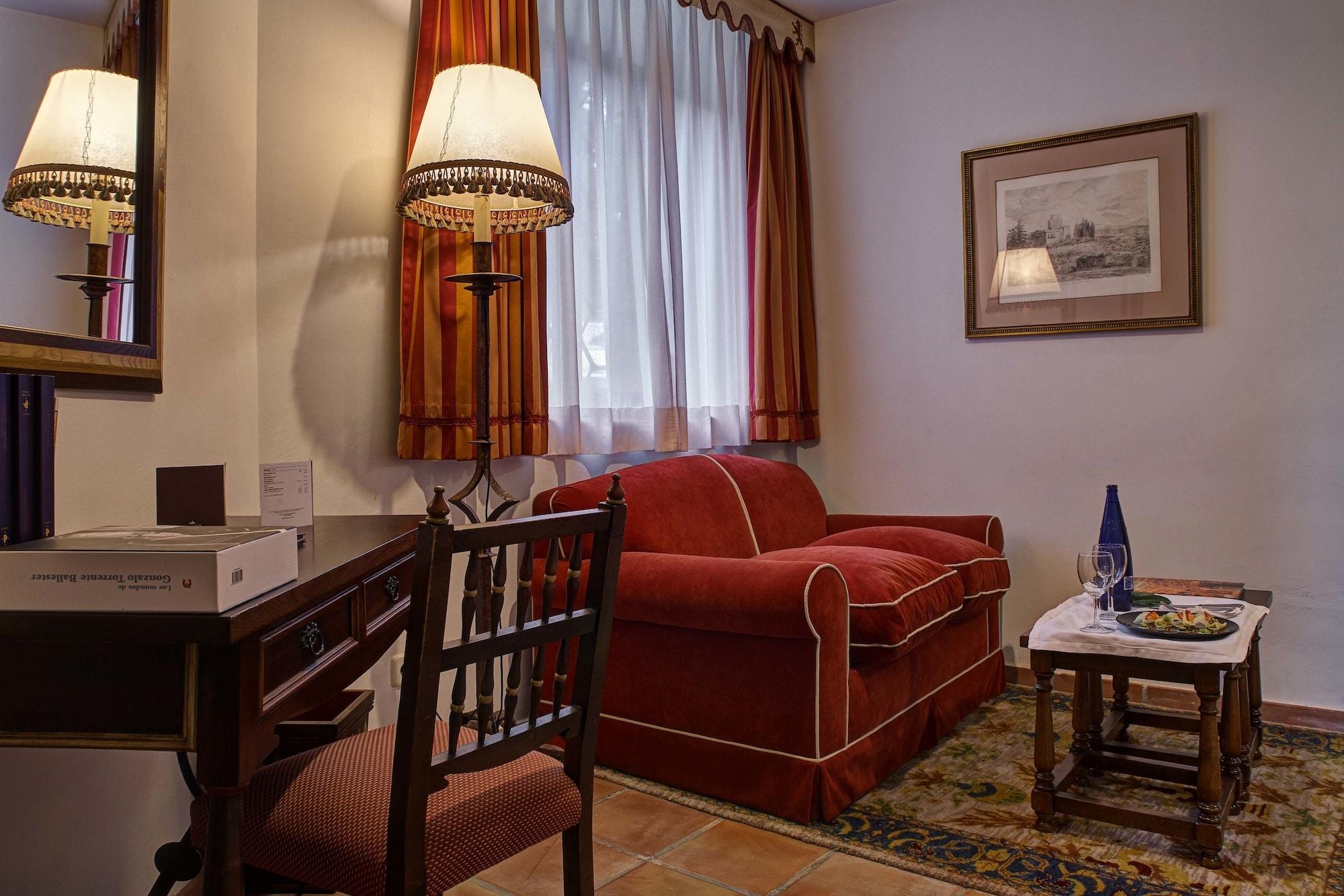 Parador De Ciudad Rodrigo Bagian luar foto