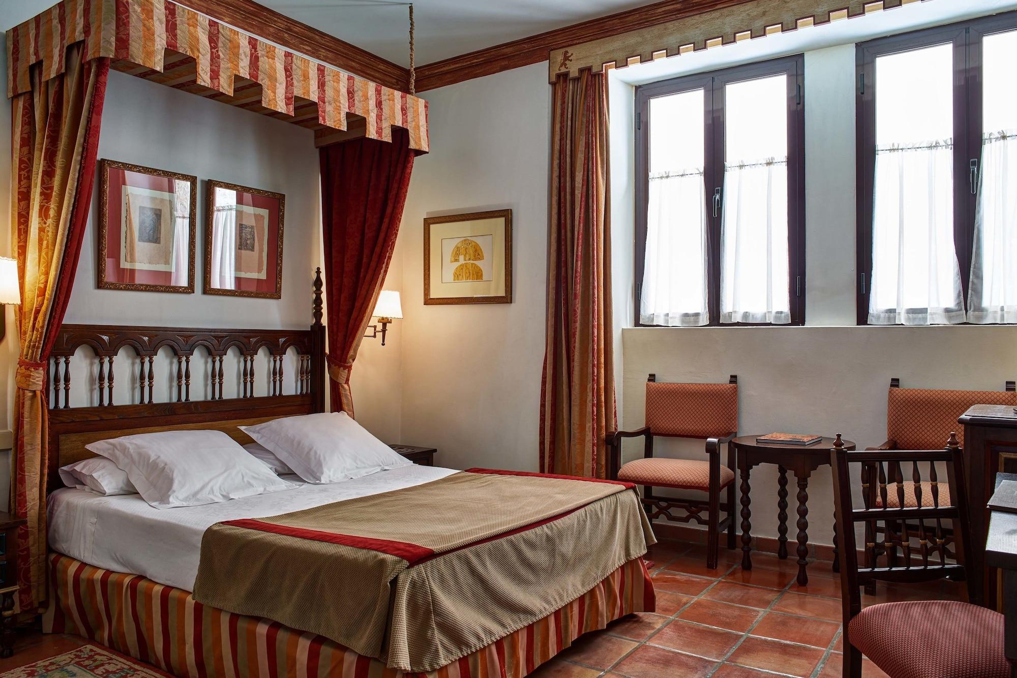 Parador De Ciudad Rodrigo Bagian luar foto