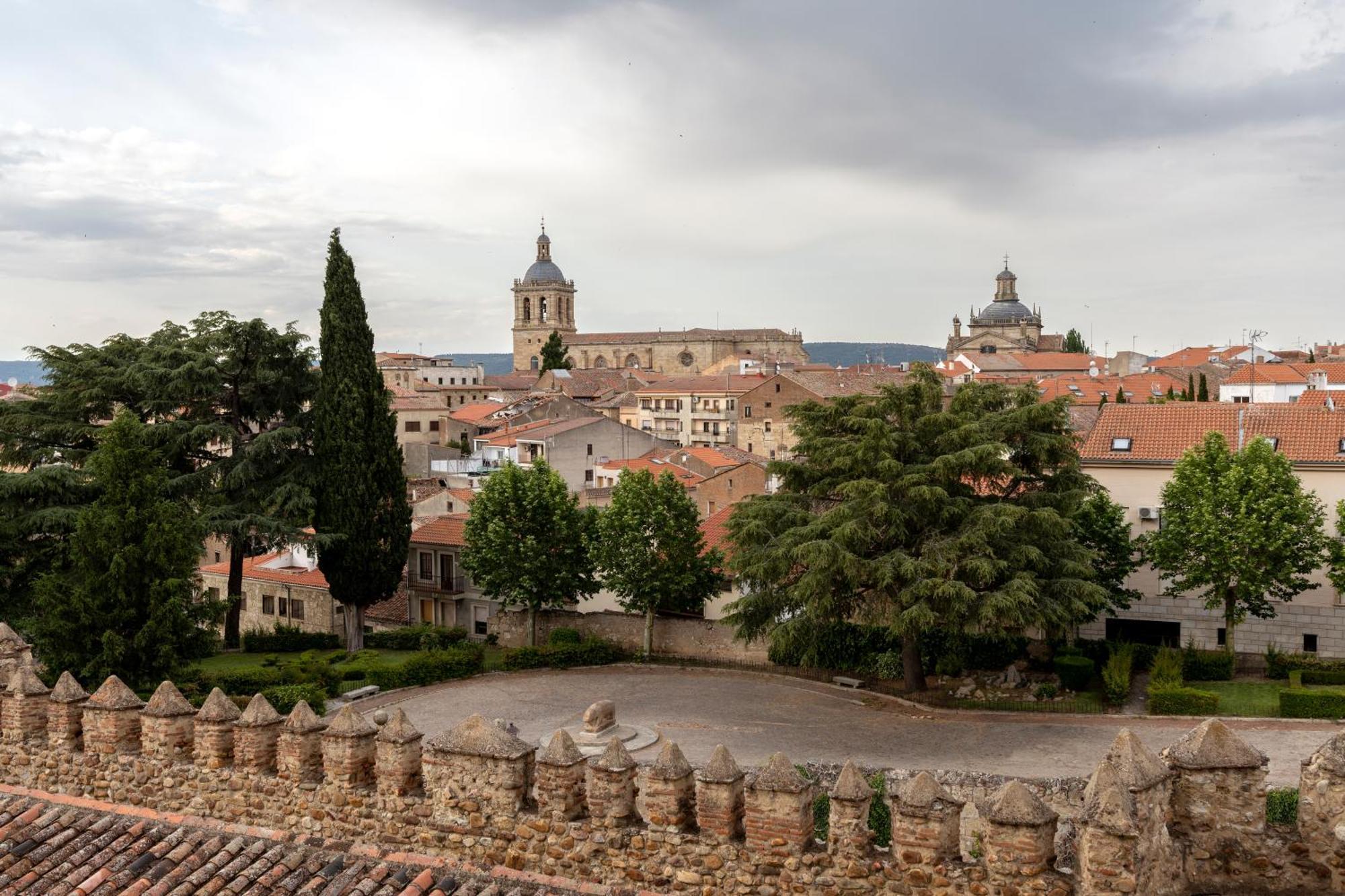 Parador De Ciudad Rodrigo Bagian luar foto