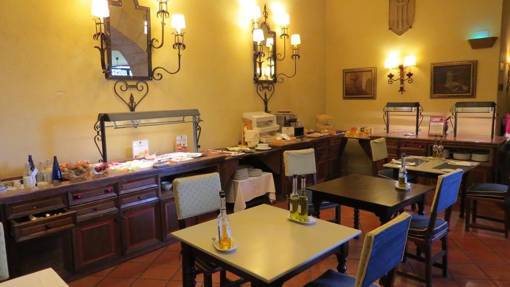 Parador De Ciudad Rodrigo Bagian luar foto