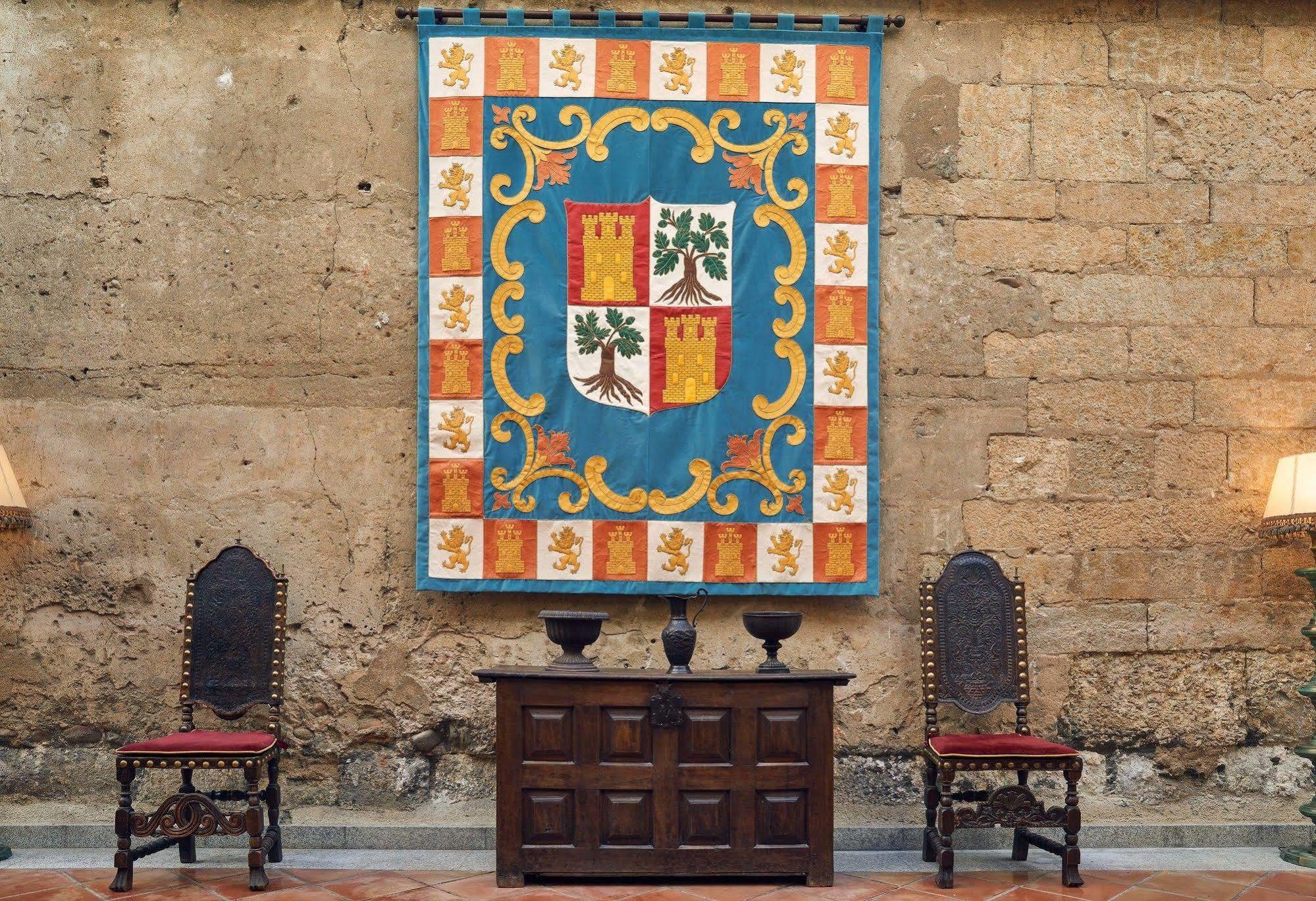 Parador De Ciudad Rodrigo Bagian luar foto