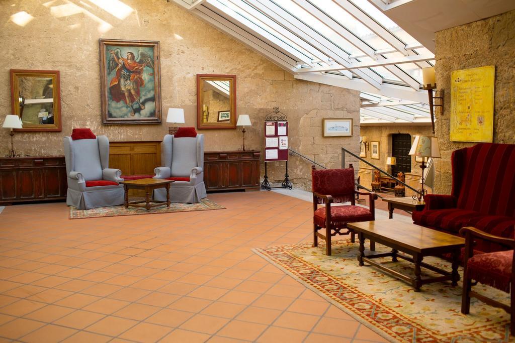 Parador De Ciudad Rodrigo Bagian luar foto