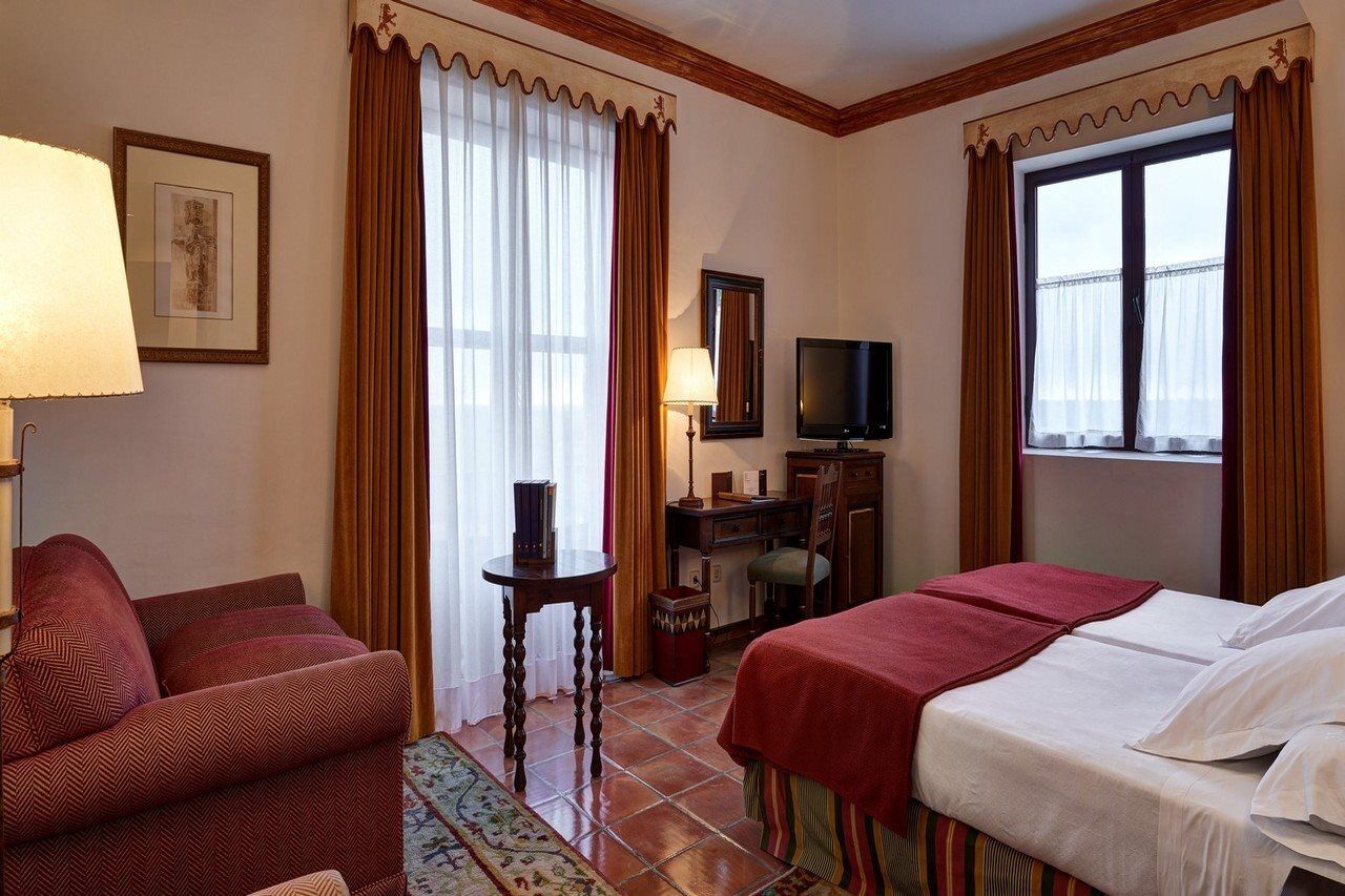 Parador De Ciudad Rodrigo Bagian luar foto